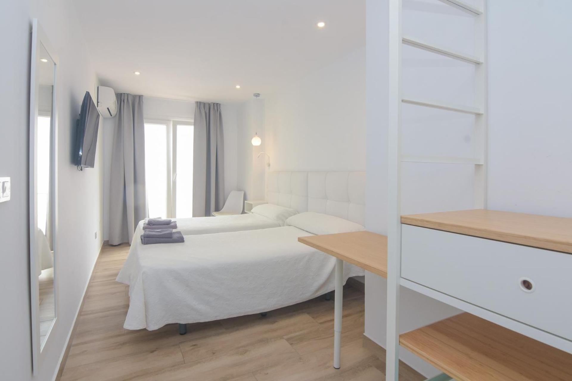 Hostal La Ermita Нерха Екстериор снимка