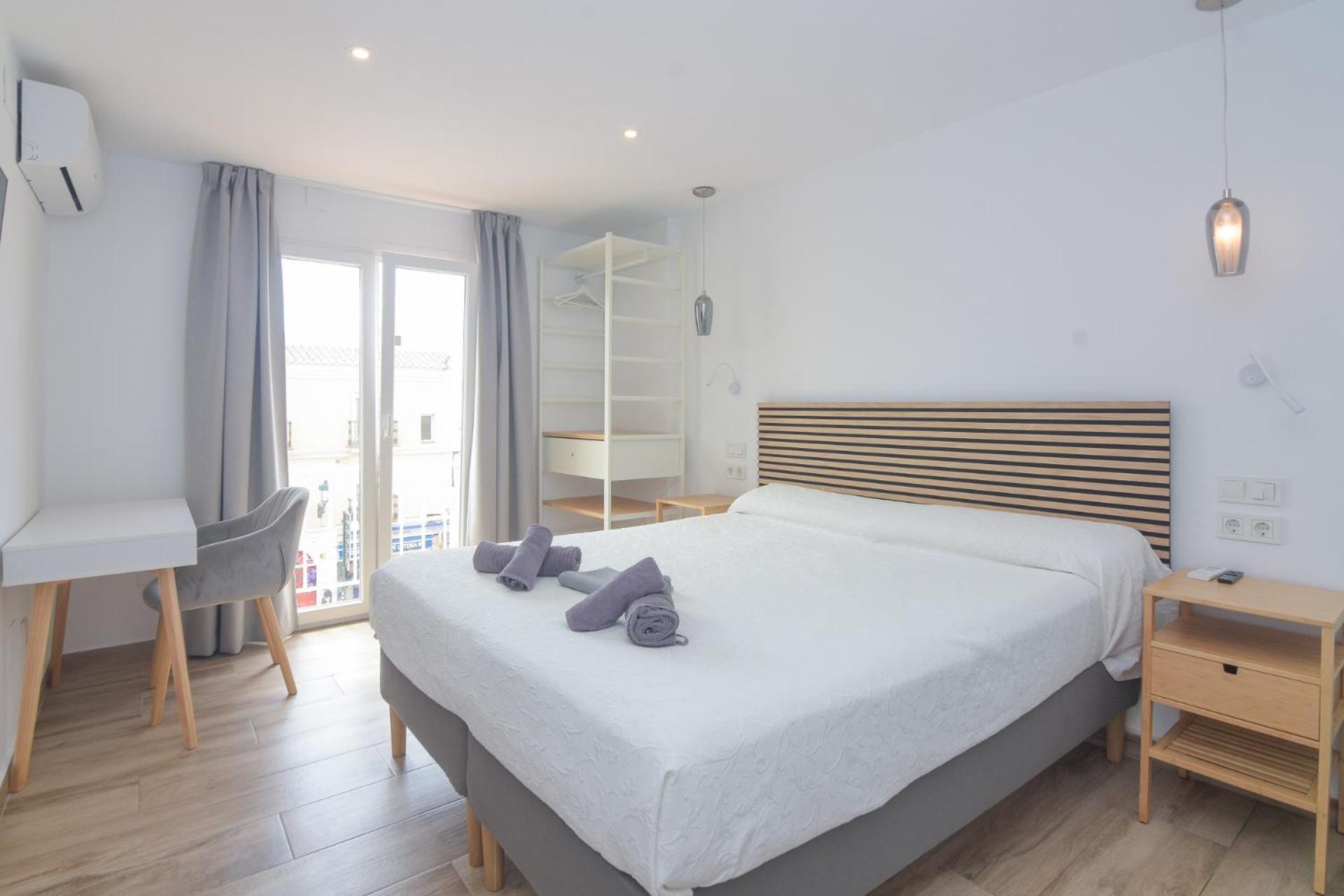 Hostal La Ermita Нерха Екстериор снимка